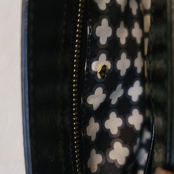 Kate Spade bag crossbody black patent leather gold trim and chain - Picture 7 of 9